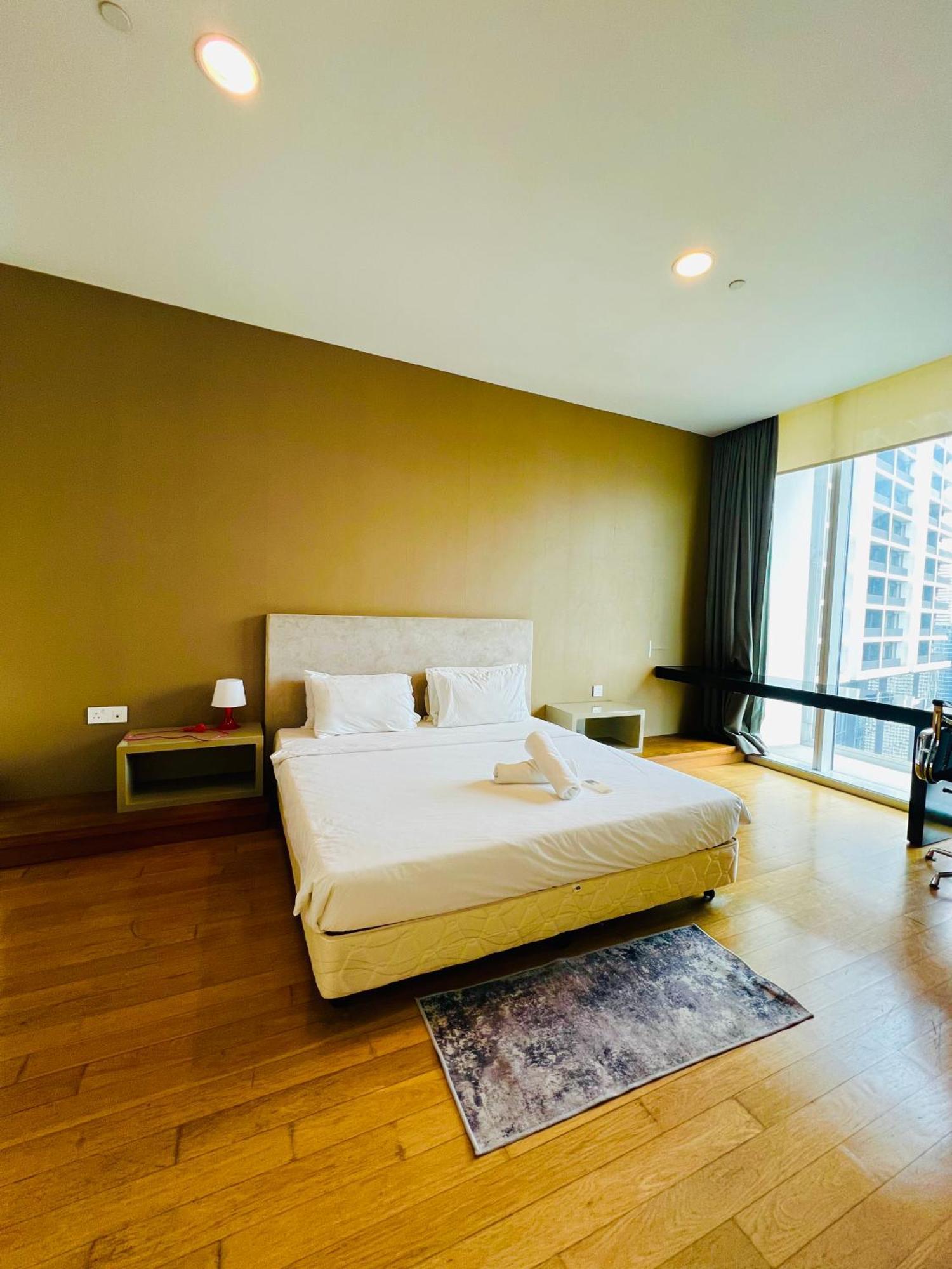 Platinum By Penguinhome